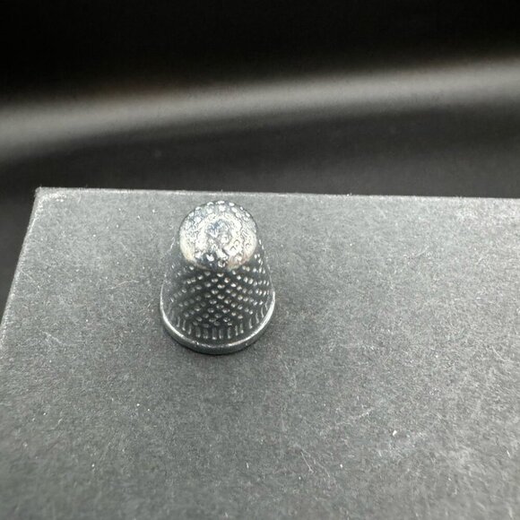 Vintage Monopoly Silver Thimble Replacement Game Piece - Picture 2 of 7